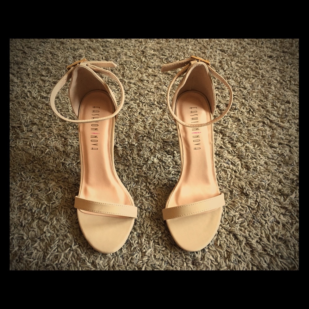 Brand new never worn heels